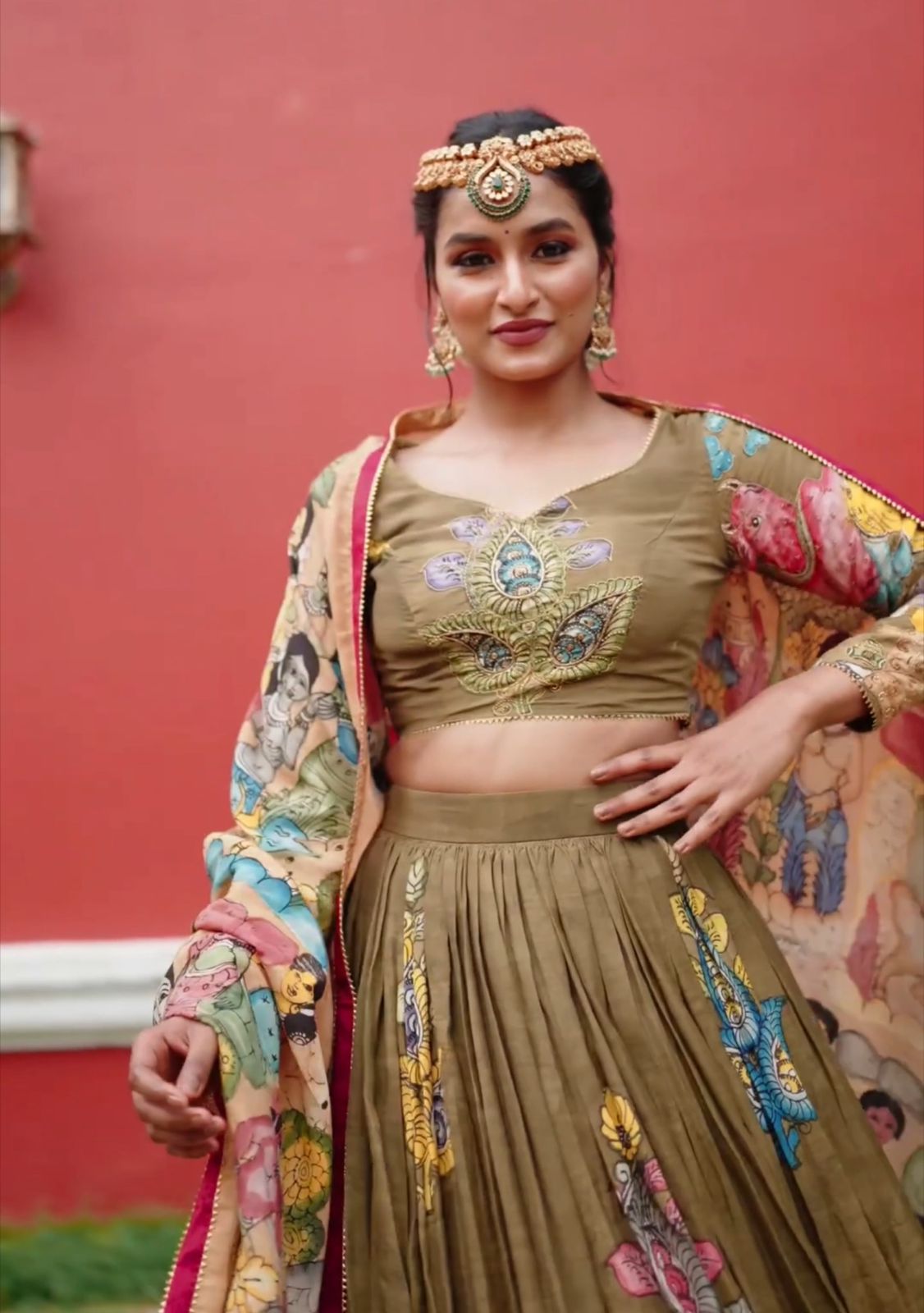 Graceful lehnga duptta  नजर नहीं हटती